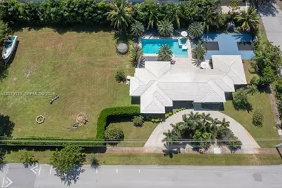 400 NE 2nd St #1, Pompano Beach, FL 33060 - Photo 4