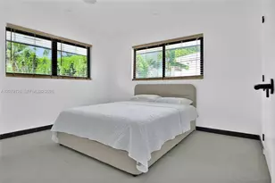 315 NE 122nd St, North Miami, FL 33161 - Photo 18