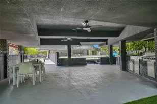 315 NE 122nd St, North Miami, FL 33161 - Photo 8