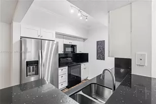 11701 SW 2nd St, Pembroke Pines, FL 33025 - Photo 16