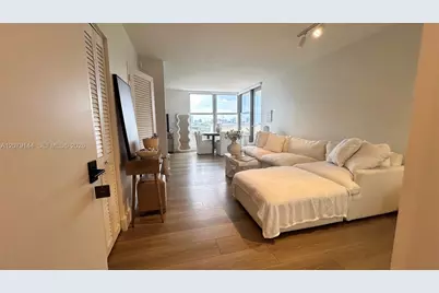 2899 Collins Ave #1714, Miami Beach, FL 33140 - Photo 14