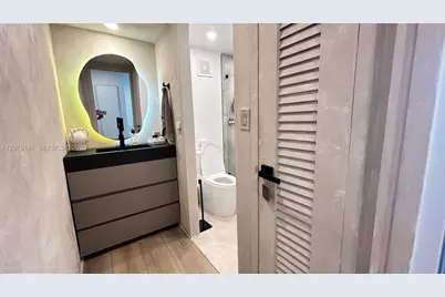 2899 Collins Ave #1714, Miami Beach, FL 33140 - Photo 10