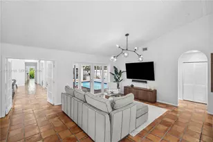 1015 SE 11th Ct, Fort Lauderdale, FL 33316 - Photo 14