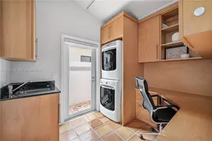 1015 SE 11th Ct, Fort Lauderdale, FL 33316 - Photo 32