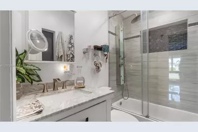 380 SE 1st Ter, Pompano Beach, FL 33060 - Photo 28
