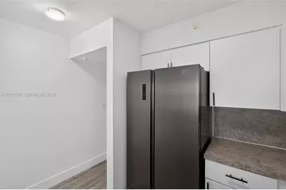501 SW 1st St #607, Miami, FL 33130 - Photo 16