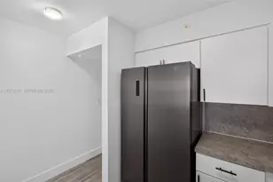 501 SW 1st St, Miami, FL 33130 - Photo 16