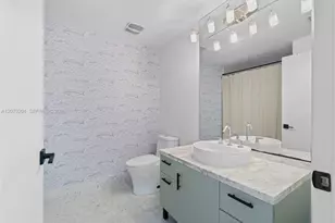 244 Biscayne Blvd, Miami, FL 33132 - Photo 14