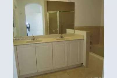 11520 NW 79th Ln, Doral, FL 33178 - Photo 10