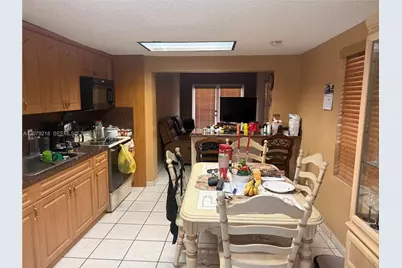 962 E 19th St, Hialeah, FL 33013 - Photo 16