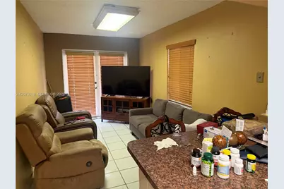 962 E 19th St, Hialeah, FL 33013 - Photo 14