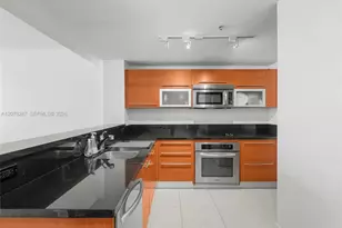 253 NE 2nd St, Miami, FL 33132 - Photo 12