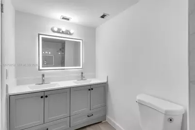 11930 N Bayshore Dr #704, North Miami, FL 33181 - Photo 28