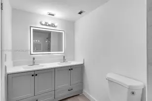 11930 N Bayshore Dr, North Miami, FL 33181 - Photo 28