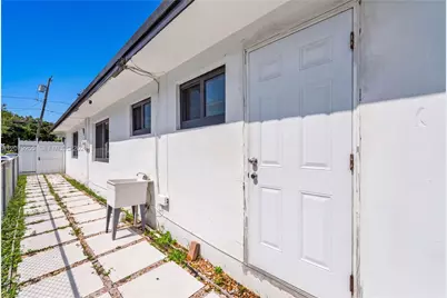 5724 SW 18th St, West Park, FL 33023 - Photo 22