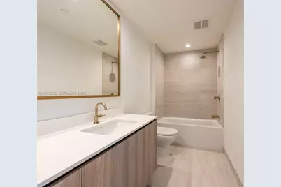 77 SE 5th St #1714, Miami, FL 33131 - Photo 16