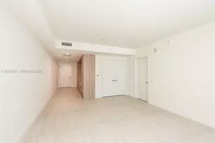 77 SE 5th St, Miami, FL 33131 - Photo 10