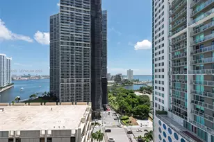 77 SE 5th St, Miami, FL 33131 - Photo 18