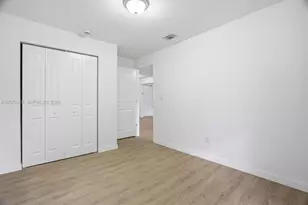 465 NE 165th St, Miami, FL 33162 - Photo 10