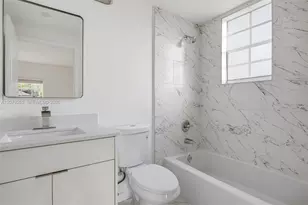 465 NE 165th St, Miami, FL 33162 - Photo 14