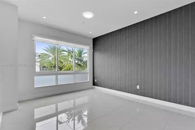 10517 NW 66th St, Doral, FL 33178 - Photo 1