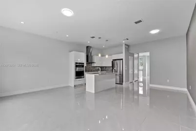 10517 NW 66th St, Doral, FL 33178 - Photo 10