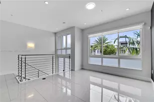 10517 NW 66th St, Doral, FL 33178 - Photo 2