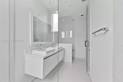 10517 NW 66th St, Doral, FL 33178 - Photo 22