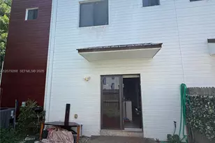 916 NW 8th St, Florida City, FL 33034 - Photo 2