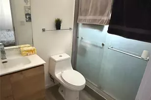 916 NW 8th St, Florida City, FL 33034 - Photo 18