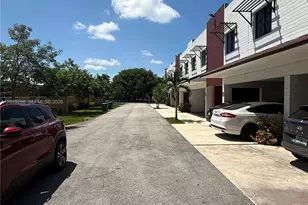 916 NW 8th St, Florida City, FL 33034 - Photo 4