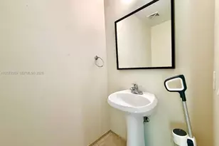 60 SW 13th St, Miami, FL 33130 - Photo 12