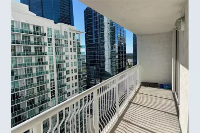 1200 Brickell Bay Dr #2303, Miami, FL 33131 - Photo 6