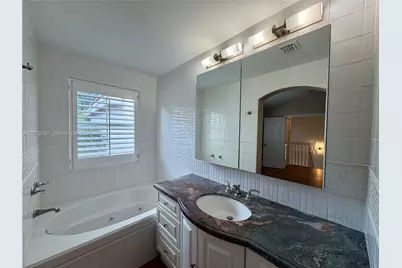 1135 Cliffrose St, Hollywood, FL 33019 - Photo 32