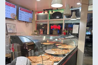 Pizzeria Conf., Miami, FL 33131 - Photo 2