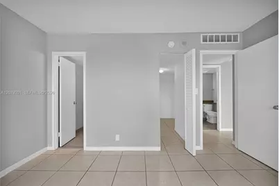 100 Golden Isles Dr #109, Hallandale Beach, FL 33009 - Photo 18