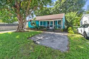 2434 Lincoln St, Hollywood, FL 33020 - Photo 2