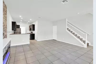 1240 Eucalyptus Dr #2, Hollywood, FL 33021 - Photo 8