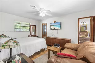 311 SW 70th Terrace, Pembroke Pines, FL 33023 - Photo 18