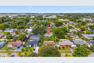 311 SW 70th Ter, Pembroke Pines, FL 33023 - Photo 34