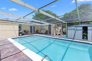 311 SW 70th Terrace, Pembroke Pines, FL 33023 - Photo 24