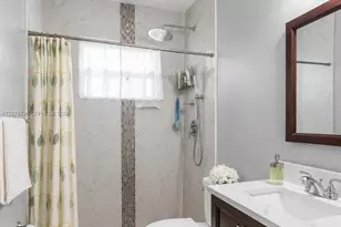 311 SW 70th Terrace, Pembroke Pines, FL 33023 - Photo 14