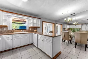 13706 SW 14th St, Miami, FL 33184 - Photo 8