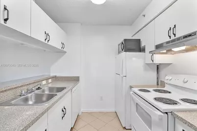 450 S Park Rd #5-105, Hollywood, FL 33021 - Photo 8