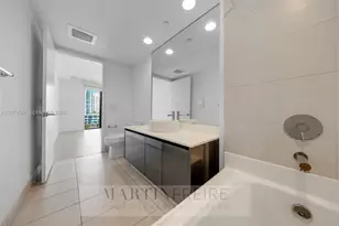 31 SE 6th St, Miami, FL 33131 - Photo 14