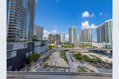 31 SE 6th St #1402, Miami, FL 33131 - Photo 18