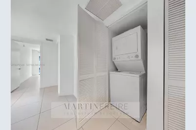 31 SE 6th St #1402, Miami, FL 33131 - Photo 28