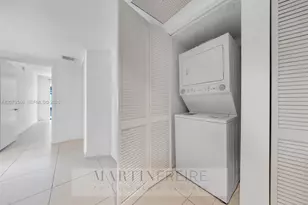 31 SE 6th St, Miami, FL 33131 - Photo 28