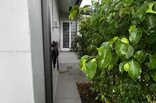 4939 SW 143rd Ave, Miami, FL 33175 - Photo 6