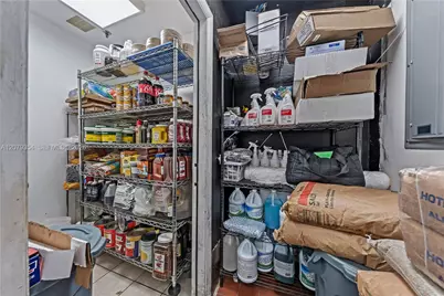 8399 NW 12th St, Doral, FL 33126 - Photo 32